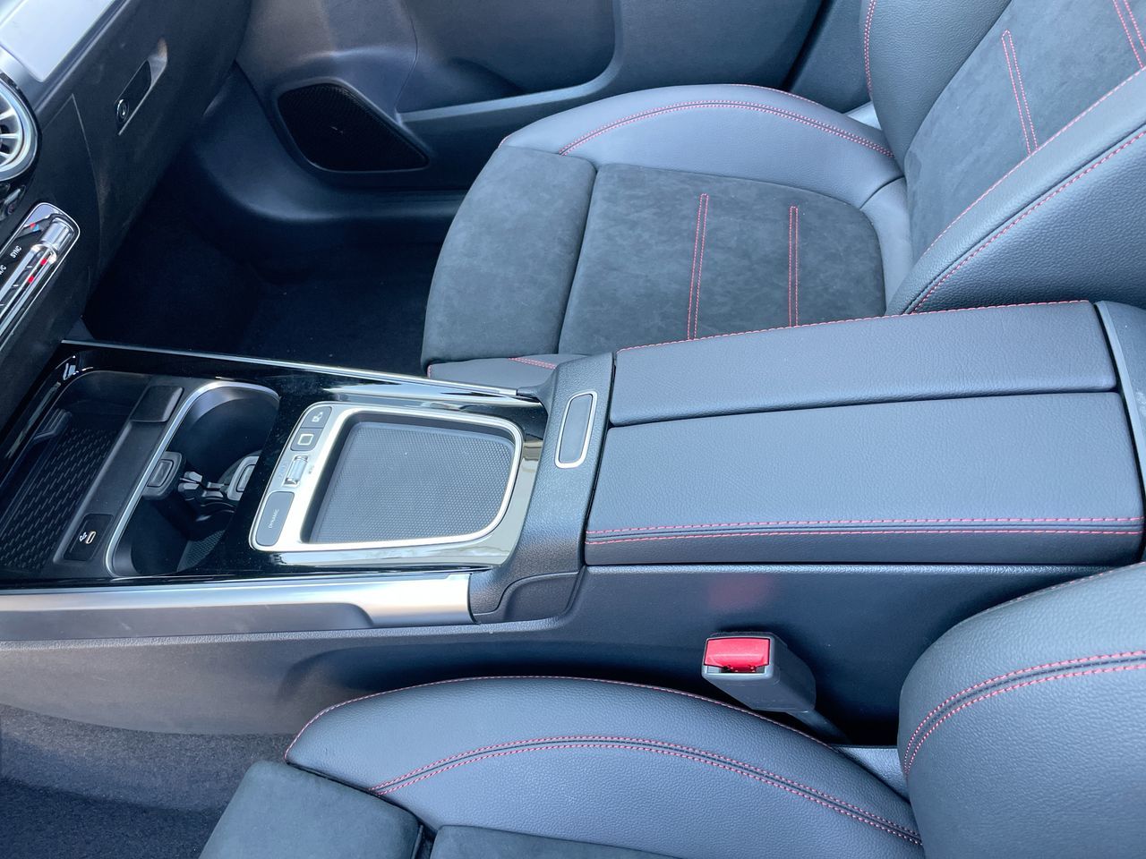 2025 Mercedes-Benz GLB