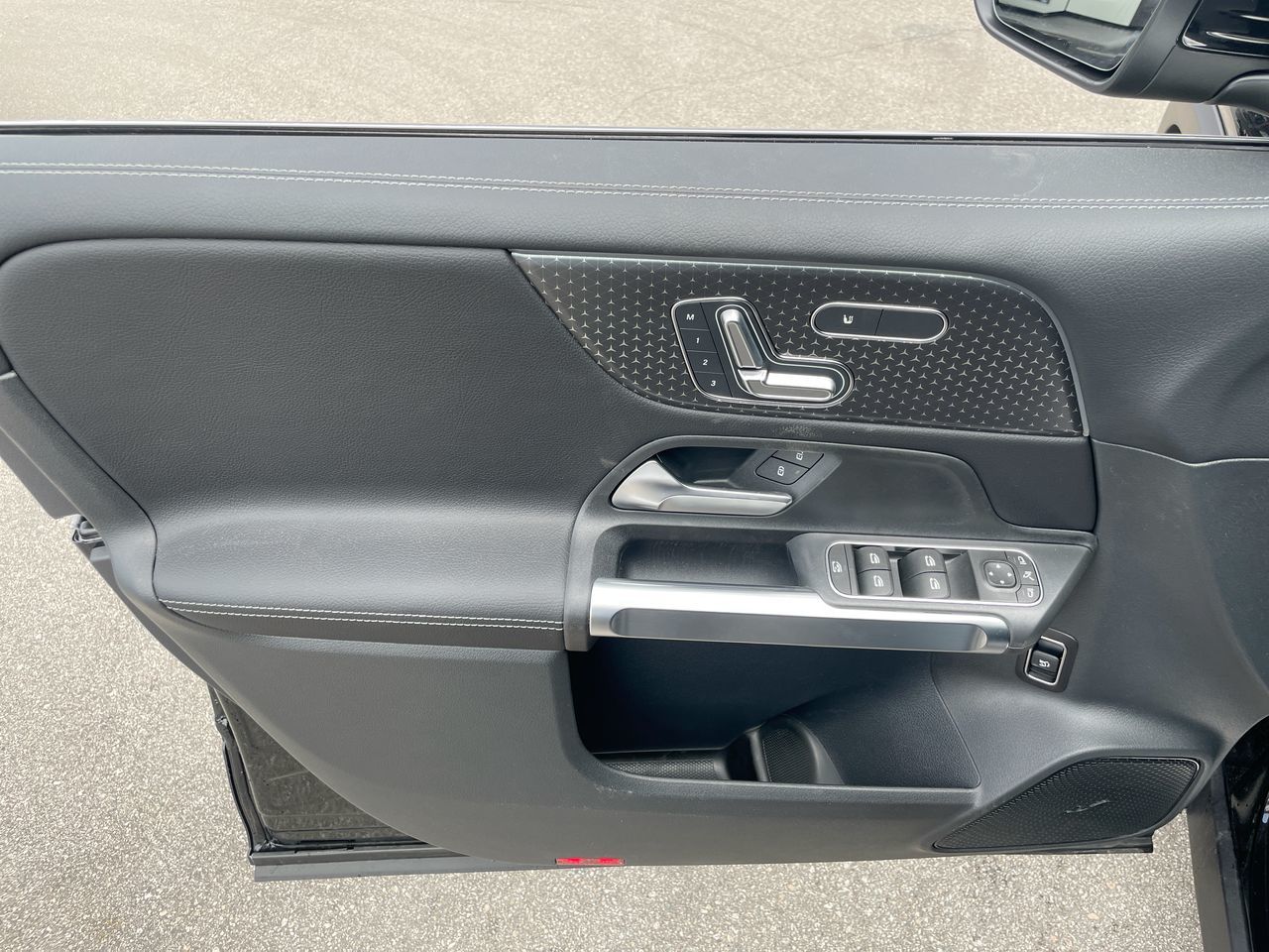 2025 Mercedes-Benz GLB