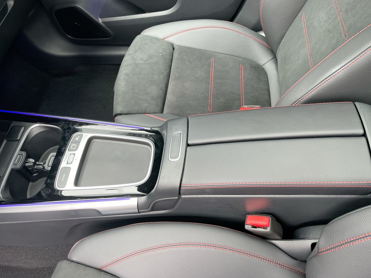 2025 Mercedes-Benz GLB