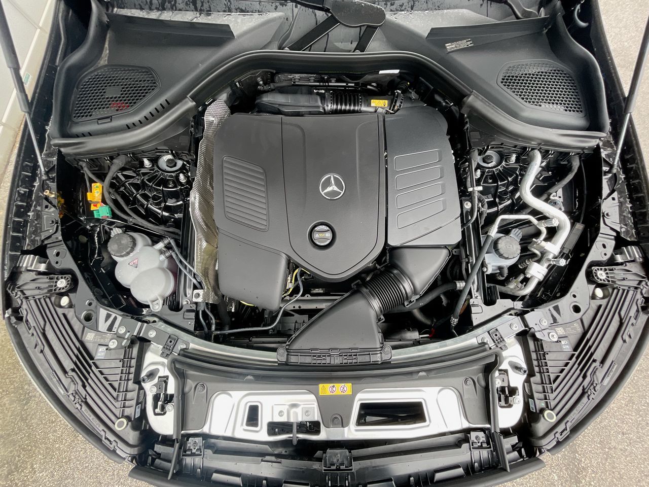 2025 Mercedes-Benz GLC Plug-in Hybrid in Richmond, British Columbia