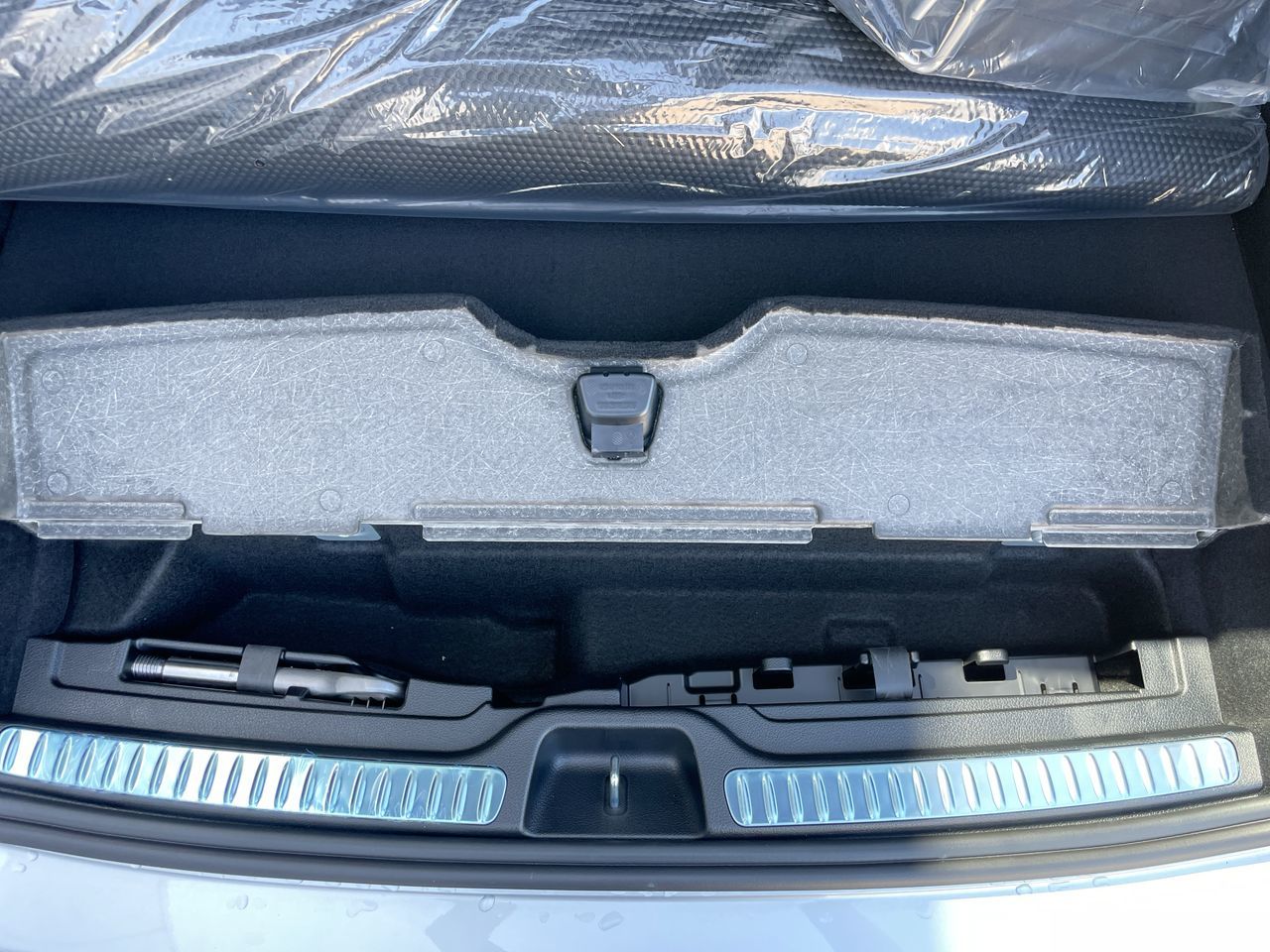 2025 Mercedes-Benz GLC Plug-in Hybrid in Richmond, British Columbia