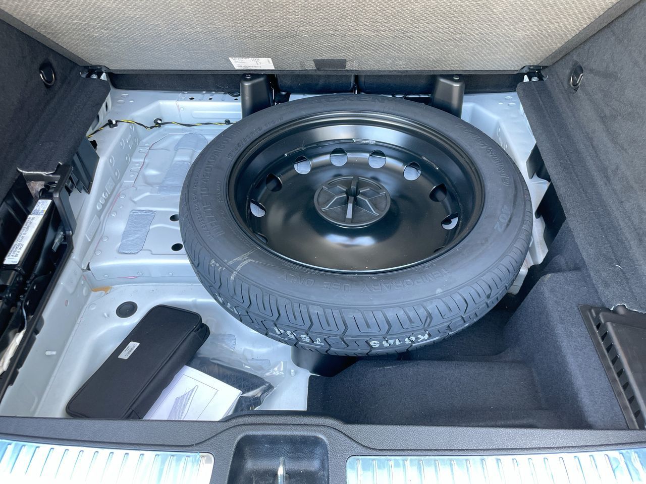 2021 Mercedes-Benz GLC300 in Richmond, British Columbia