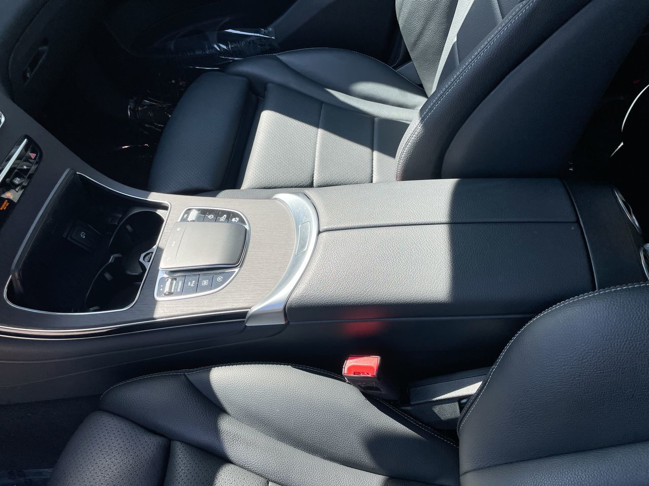 2021 Mercedes-Benz GLC300 in Richmond, British Columbia