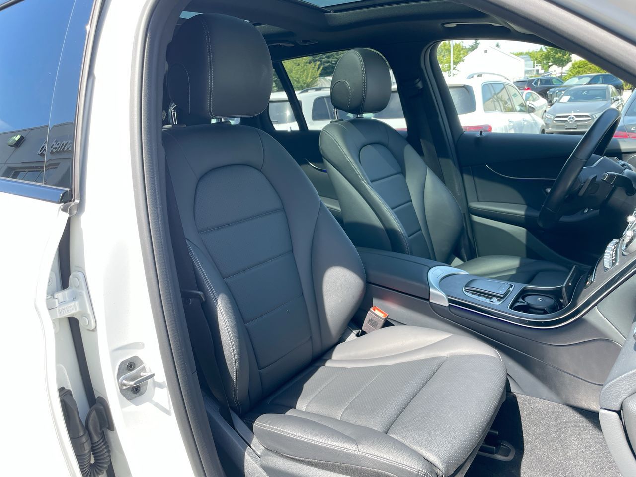 2021 Mercedes-Benz GLC300 in Richmond, British Columbia