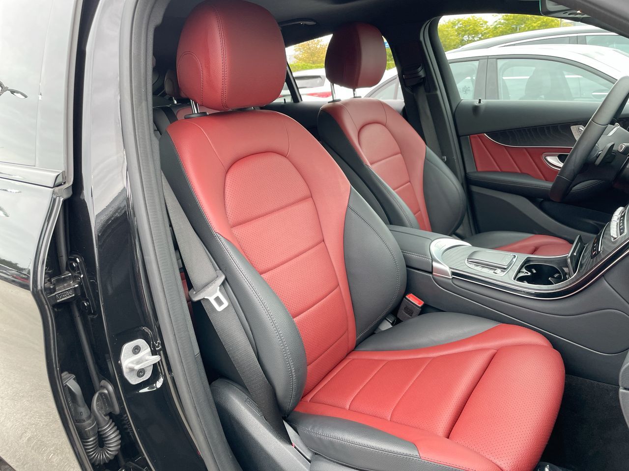 2021 Mercedes-Benz GLC300