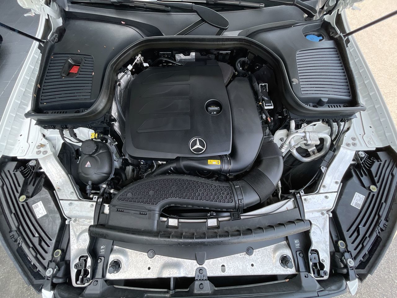2022 Mercedes-Benz GLC300 in Richmond, British Columbia