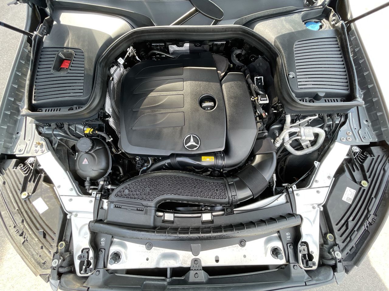 2022 Mercedes-Benz GLC300 in Richmond, British Columbia