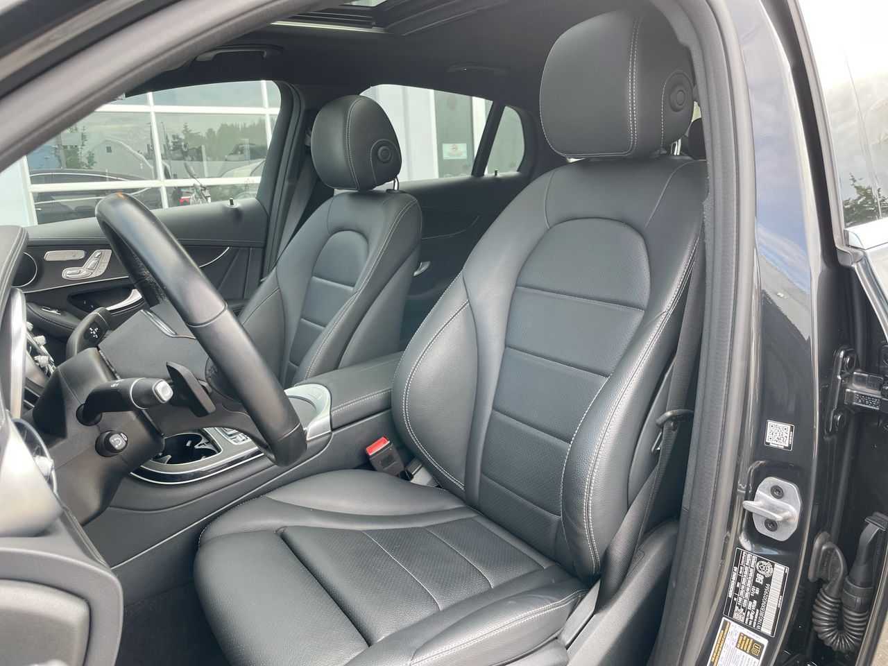 2022 Mercedes-Benz GLC300 in Richmond, British Columbia