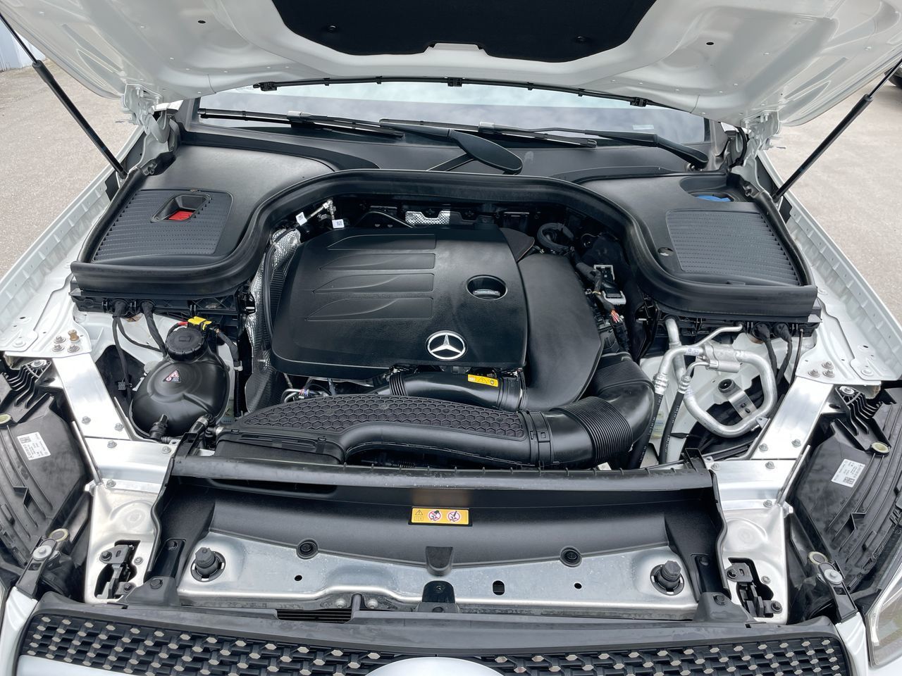 2022 Mercedes-Benz GLC300 in Richmond, British Columbia