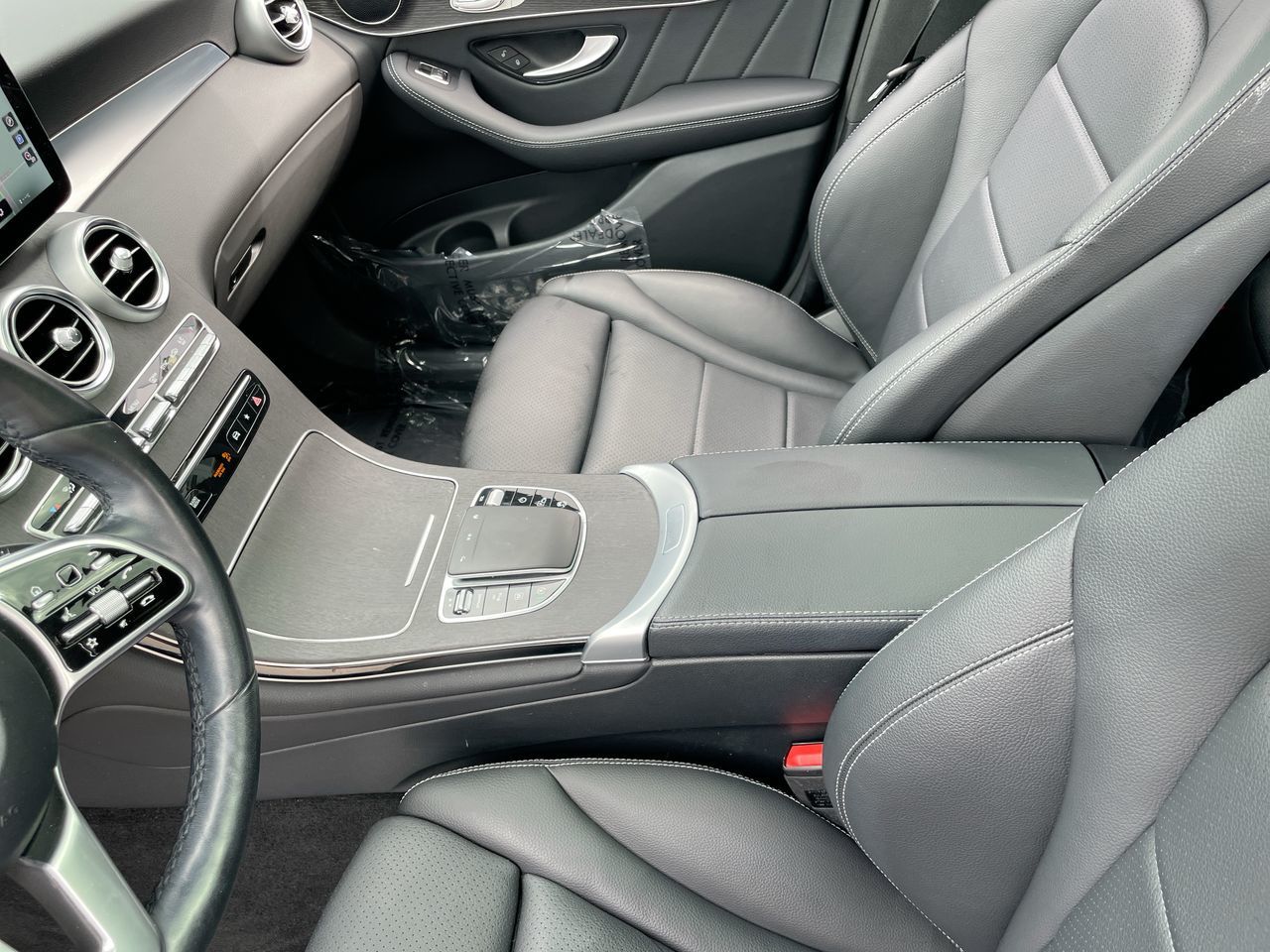 2022 Mercedes-Benz GLC300 in Richmond, British Columbia