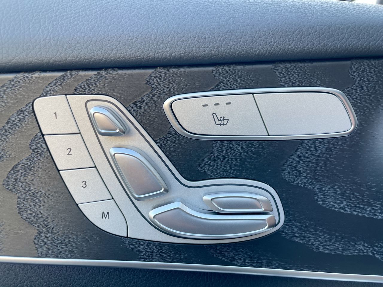 2022 Mercedes-Benz GLC300 in Richmond, British Columbia