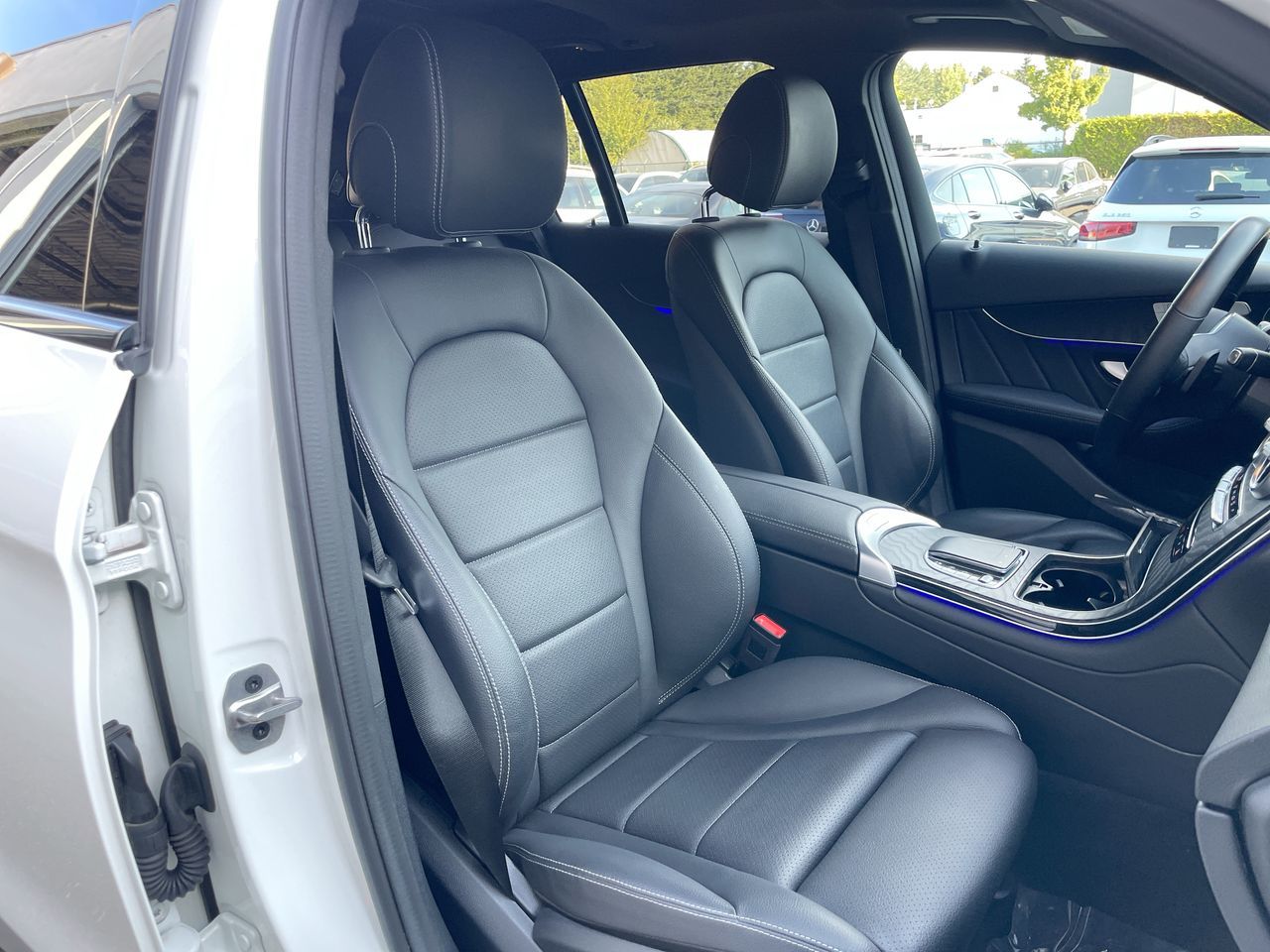 2022 Mercedes-Benz GLC300 in Richmond, British Columbia
