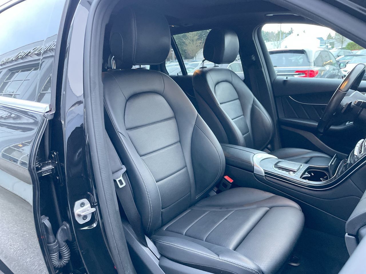 Mercedes-Benz GLC300  2022 à Richmond, Colombie-Britannique