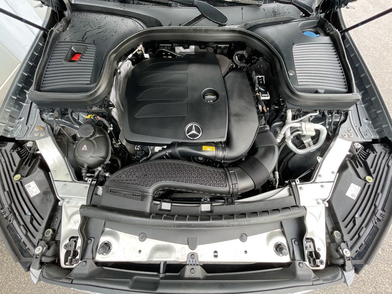 2022 Mercedes-Benz GLC300 in Richmond, British Columbia