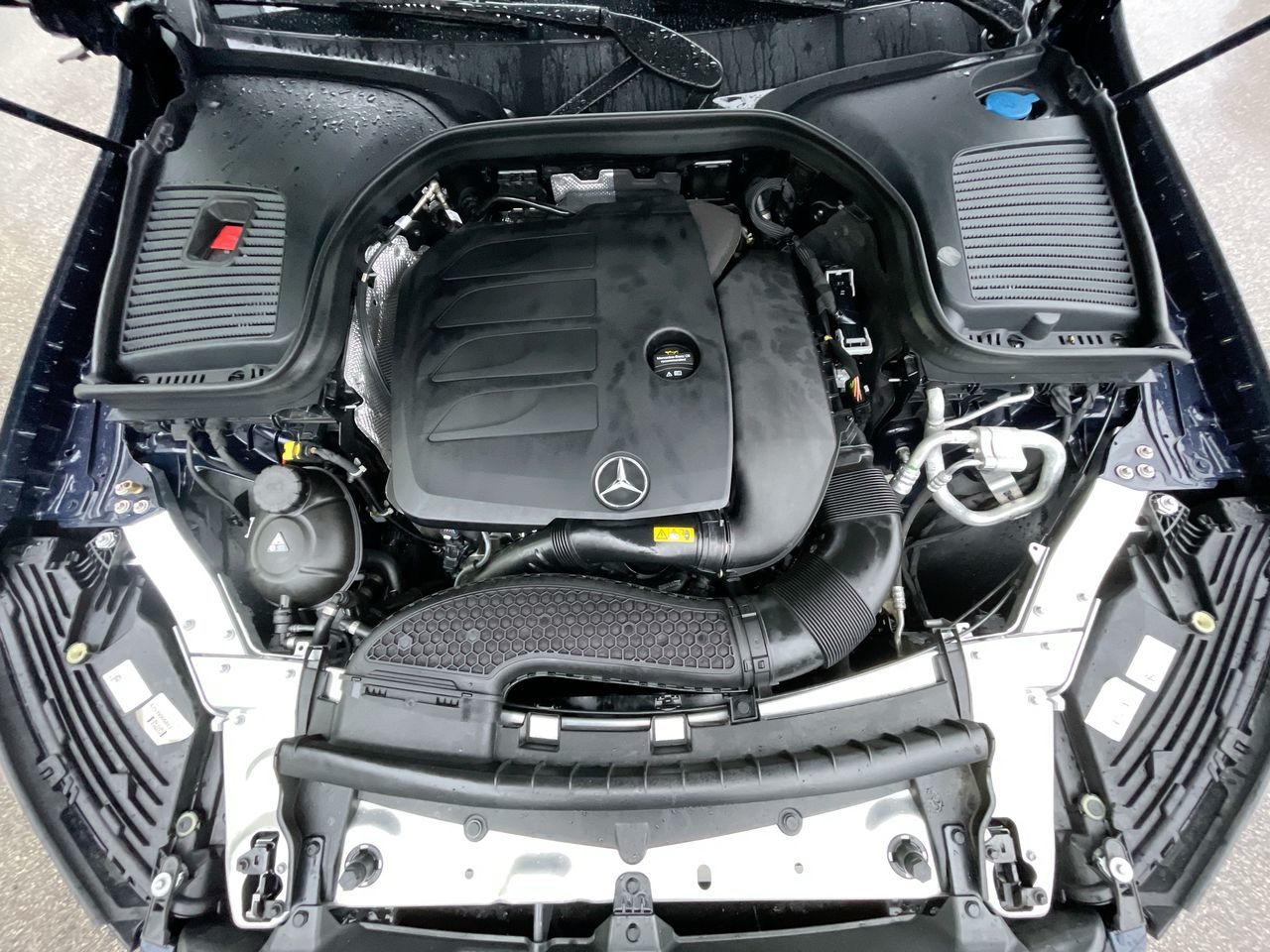 Mercedes-Benz GLC300  2022 à Richmond, Colombie-Britannique