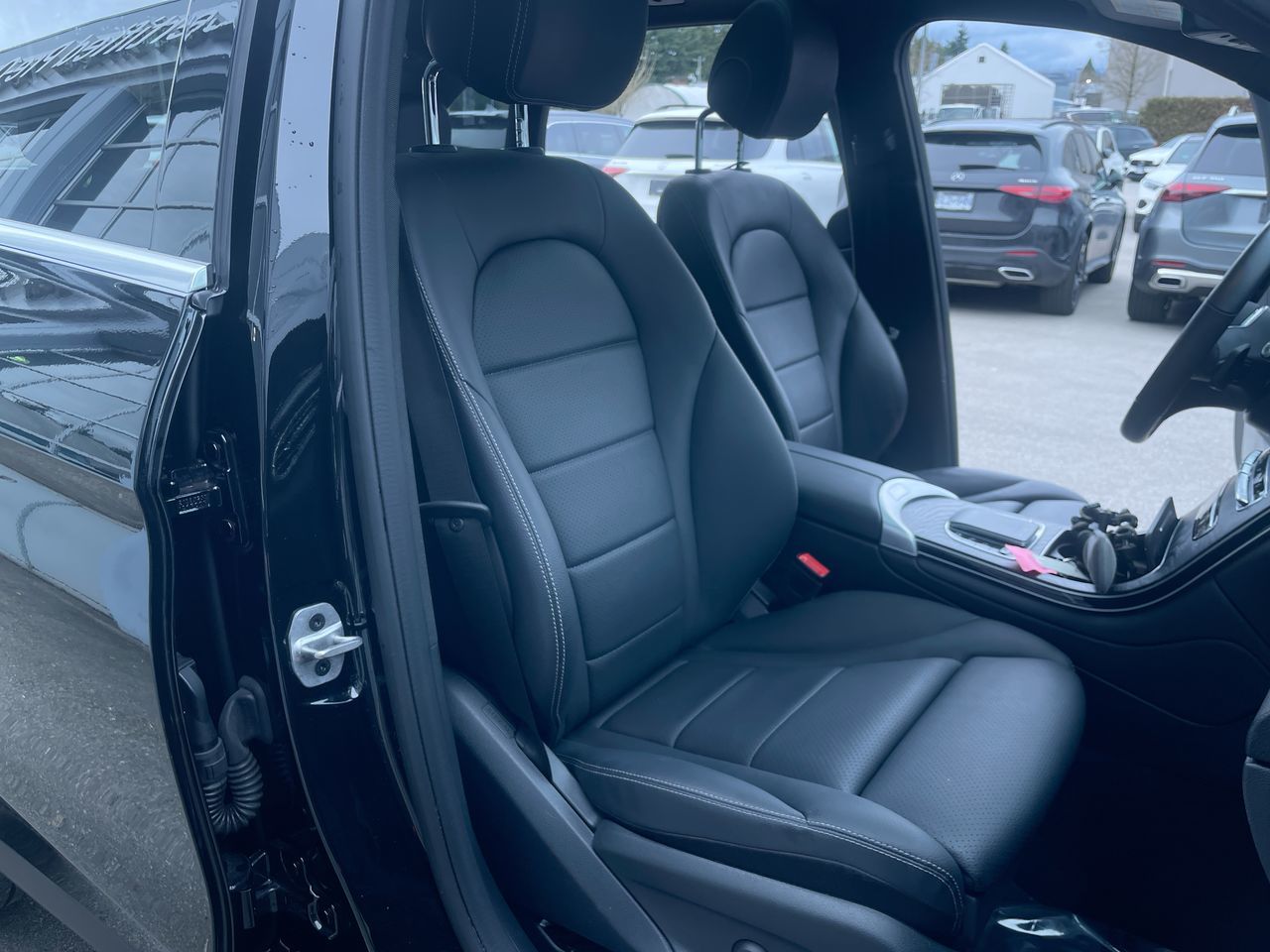 2022 Mercedes-Benz GLC300 in Richmond, British Columbia