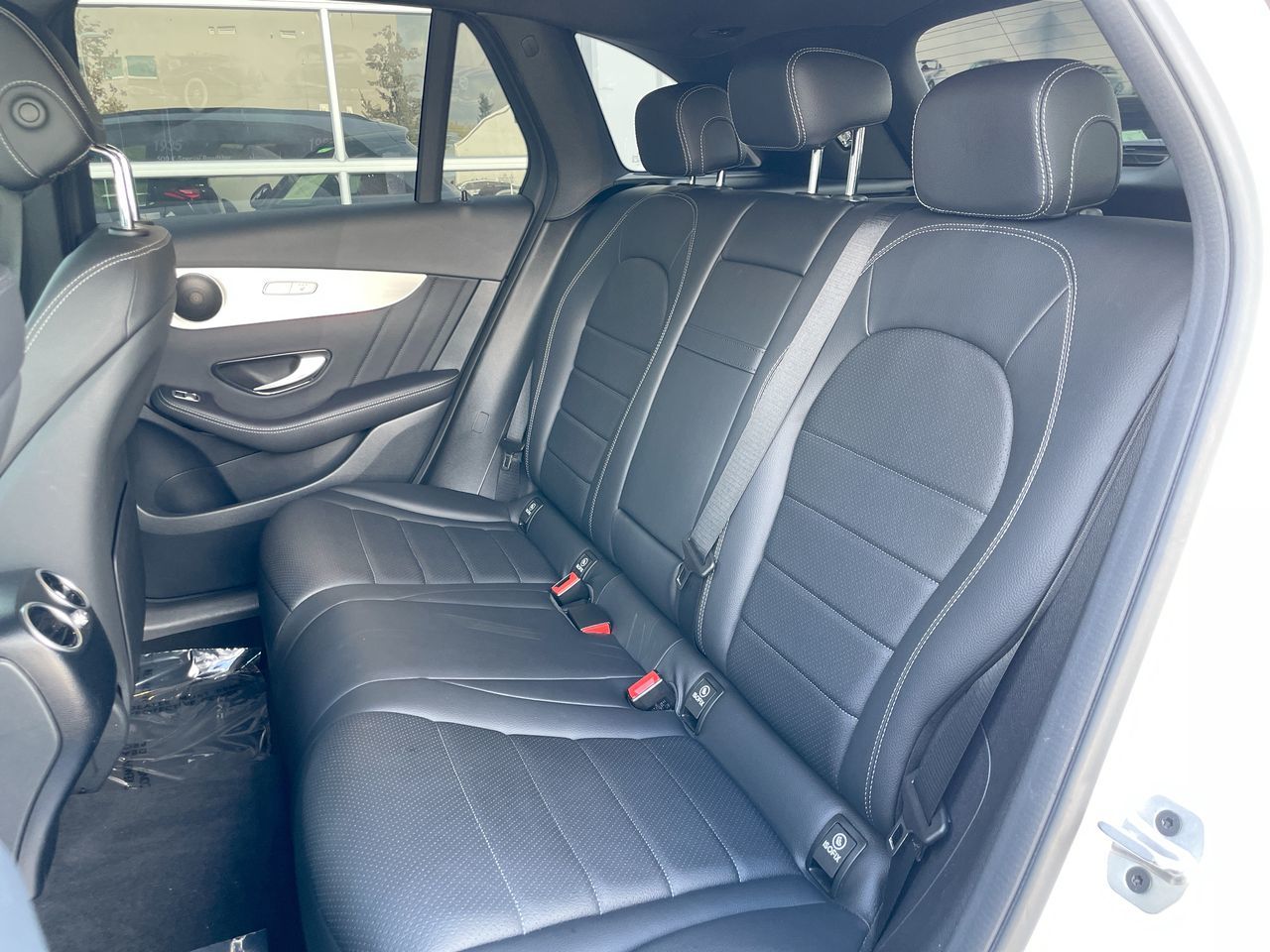 2022  GLC300