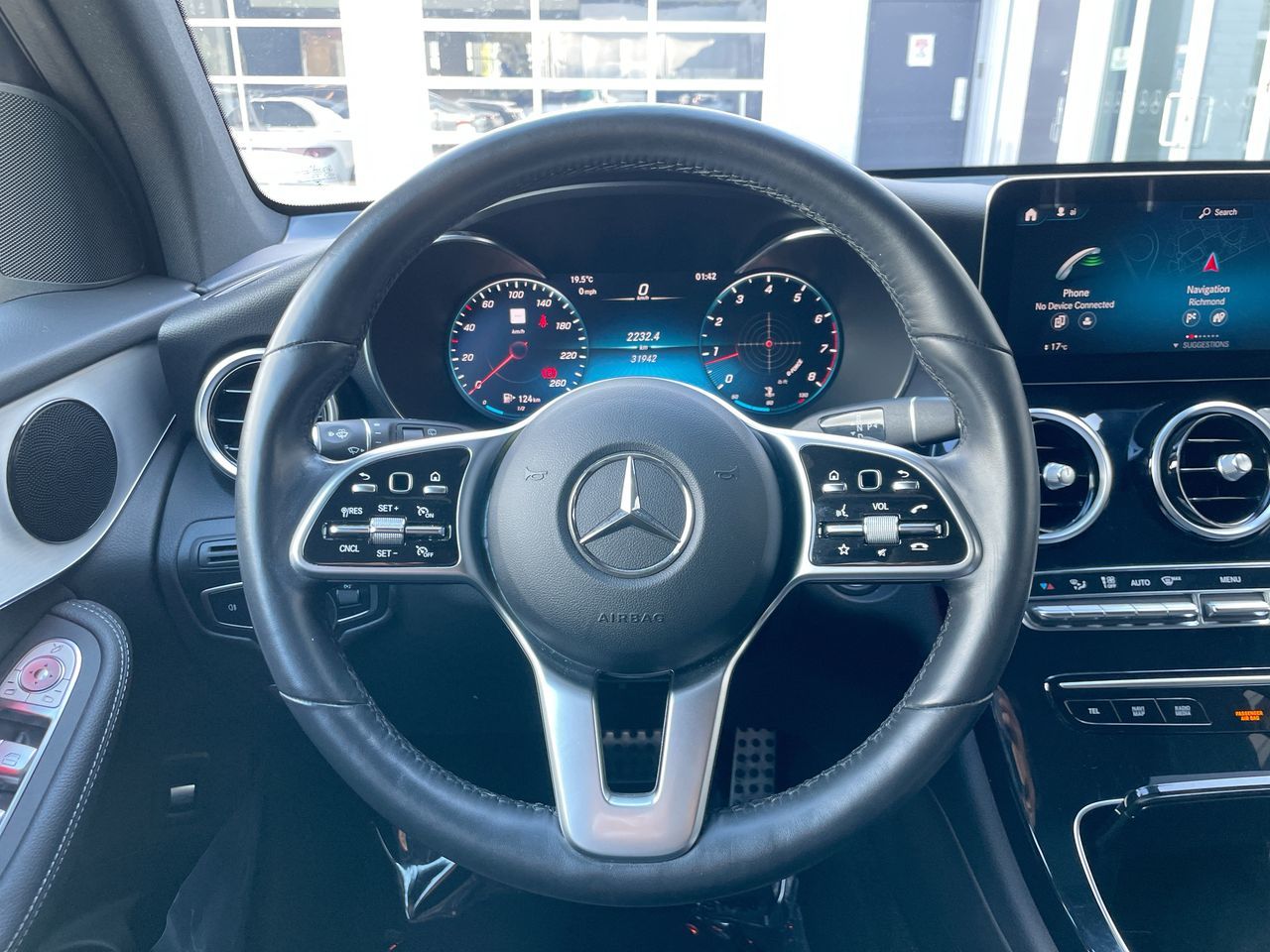 2022  GLC300