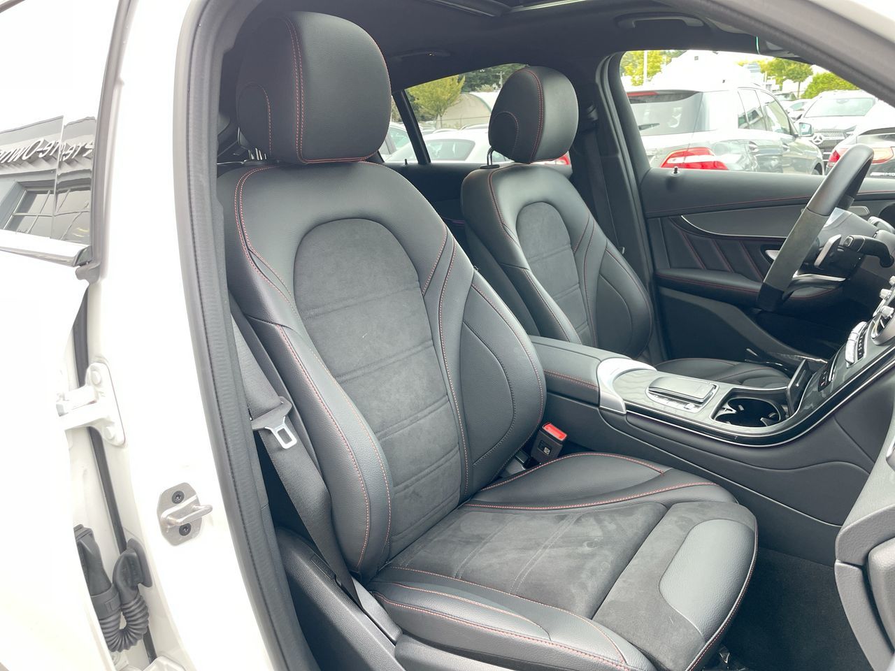 2023 Mercedes-Benz GLC300