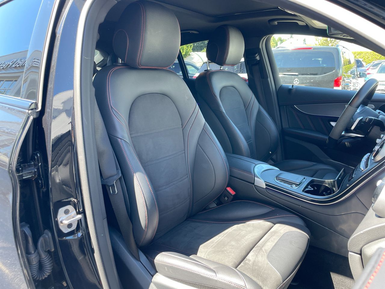 2023 Mercedes-Benz GLC300