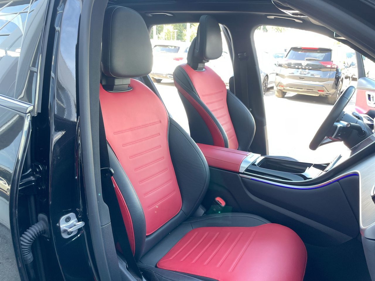 2023 Mercedes-Benz GLC300