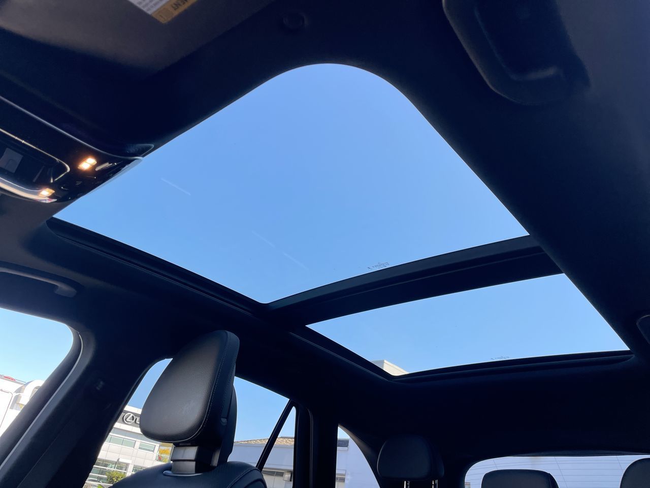 2024 Mercedes-Benz GLC300