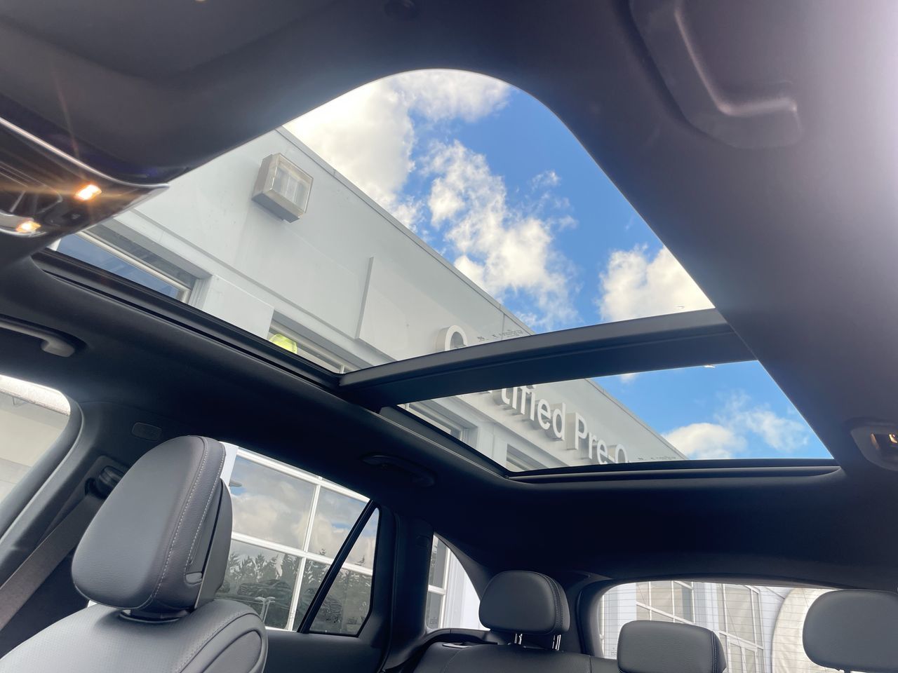 2024 Mercedes-Benz GLC300