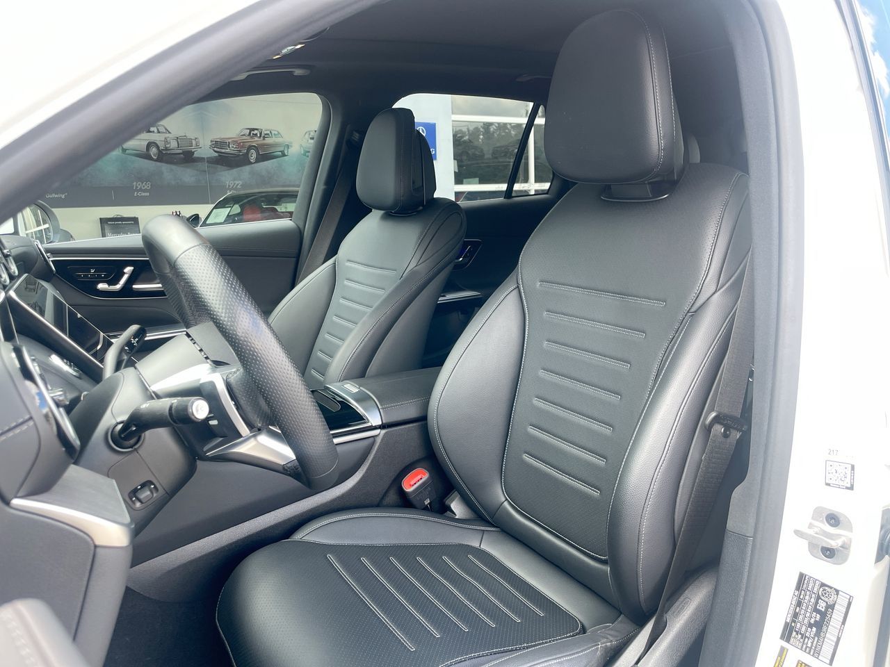 2024 Mercedes-Benz GLC300