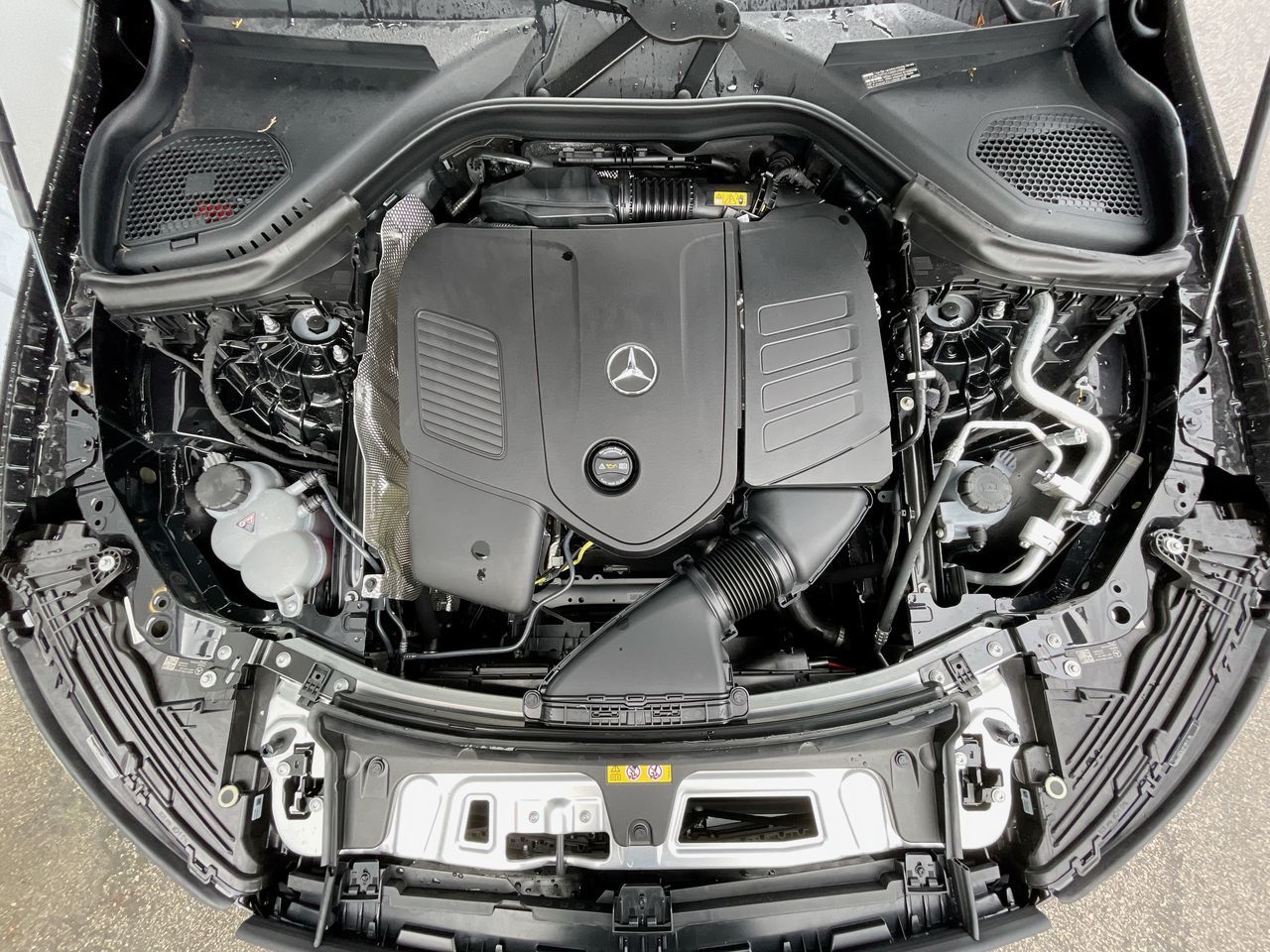 2025 Mercedes-Benz GLC300 in Richmond, British Columbia