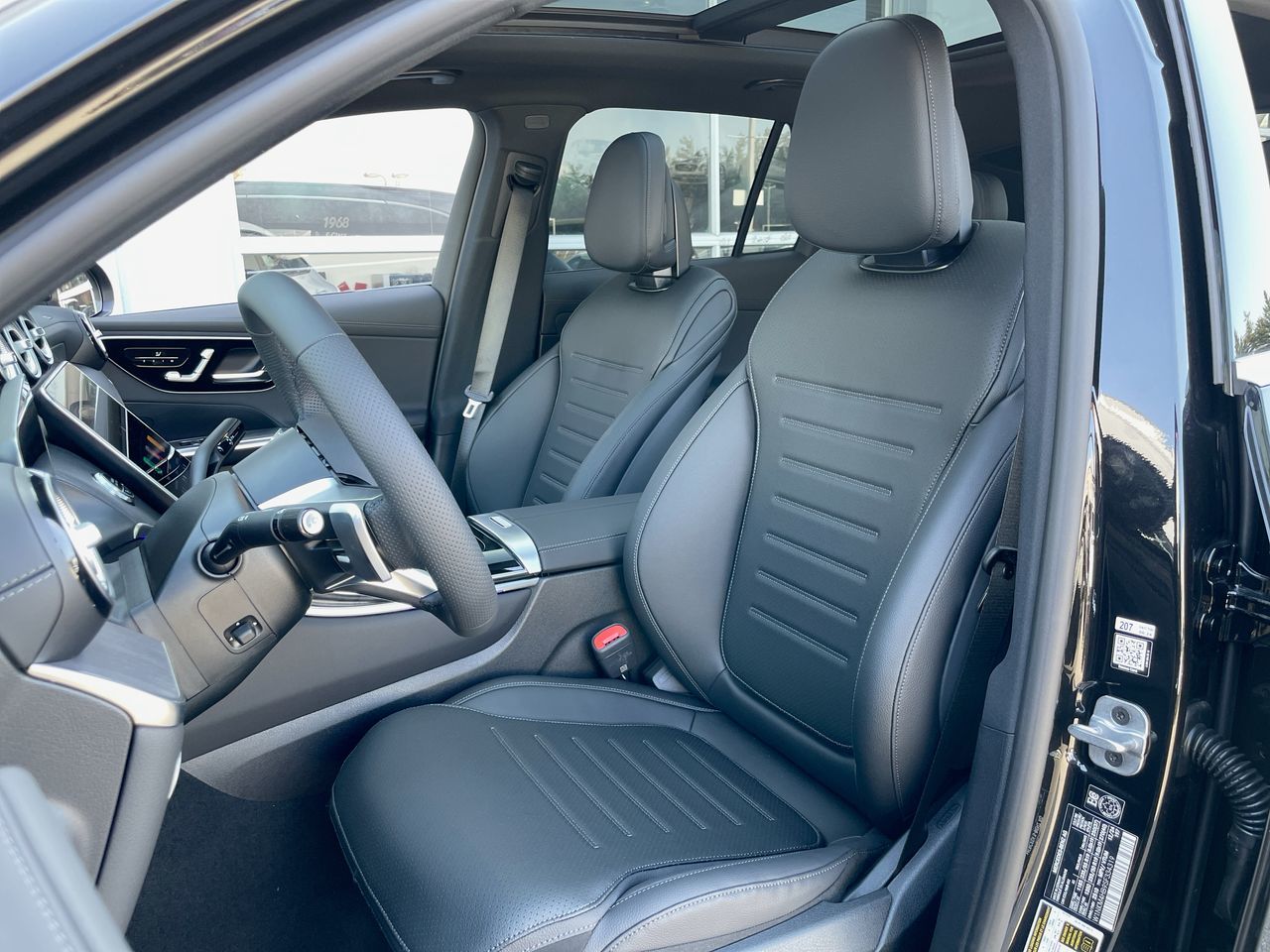 2025 Mercedes-Benz GLC300 in Richmond, British Columbia