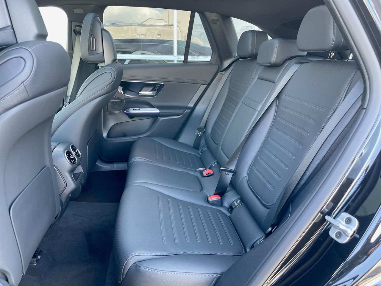 2025 Mercedes-Benz GLC300 in Richmond, British Columbia