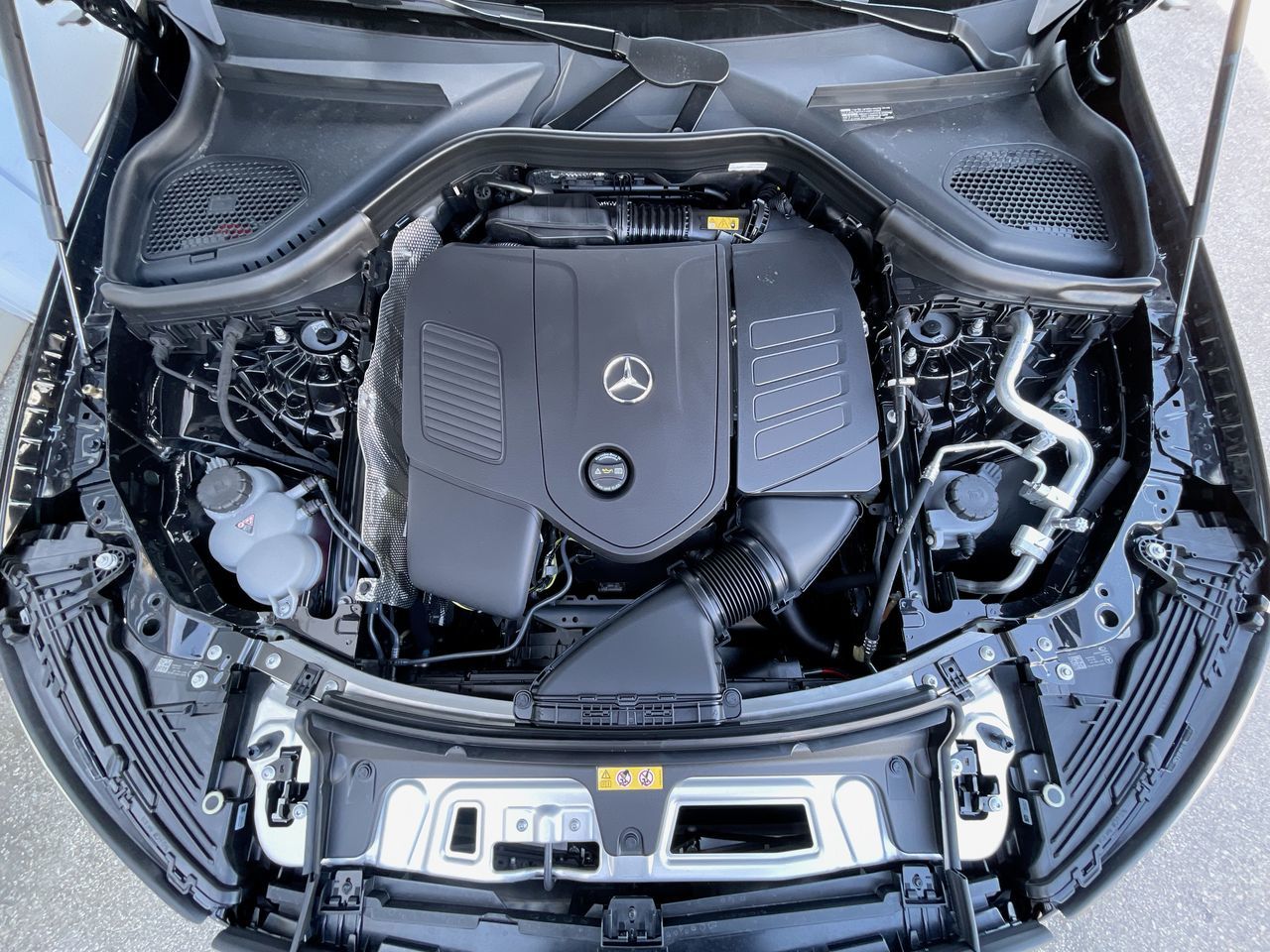 2025 Mercedes-Benz GLC300 in Richmond, British Columbia