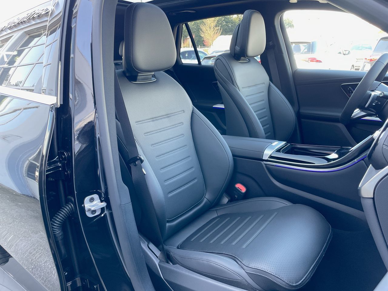 2025 Mercedes-Benz GLC300 in Richmond, British Columbia