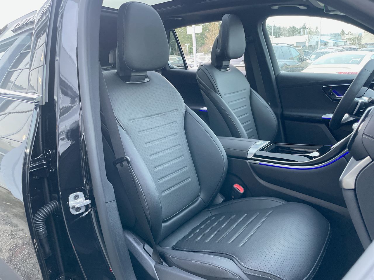 2025 Mercedes-Benz GLC300 in Richmond, British Columbia