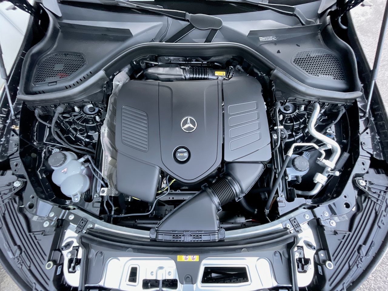 2025 Mercedes-Benz GLC300 in Richmond, British Columbia