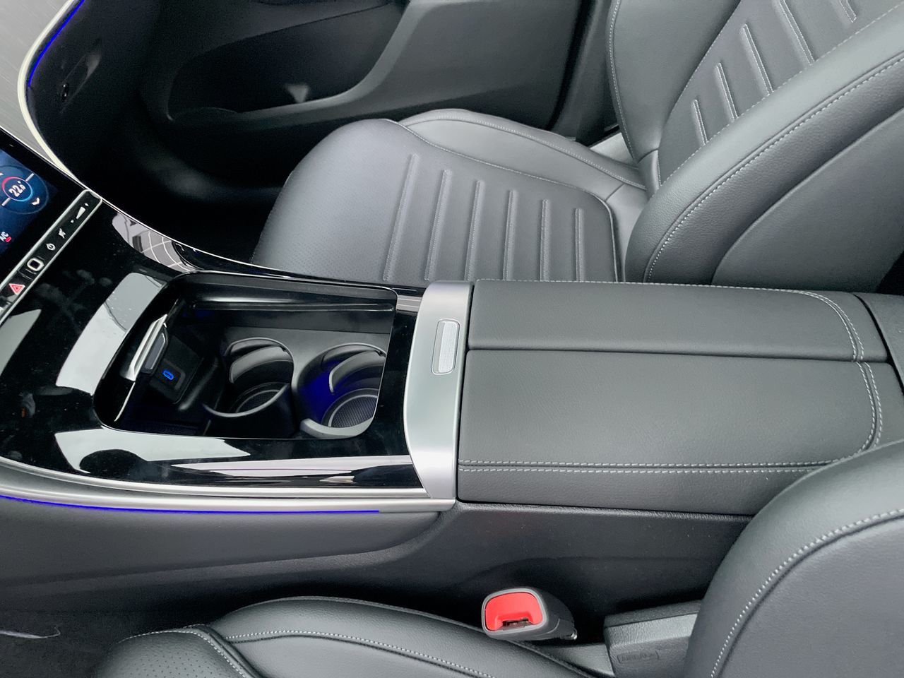 2025 Mercedes-Benz GLC300 in Richmond, British Columbia