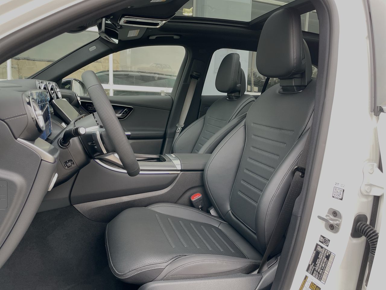 2025 Mercedes-Benz GLC300 in Richmond, British Columbia
