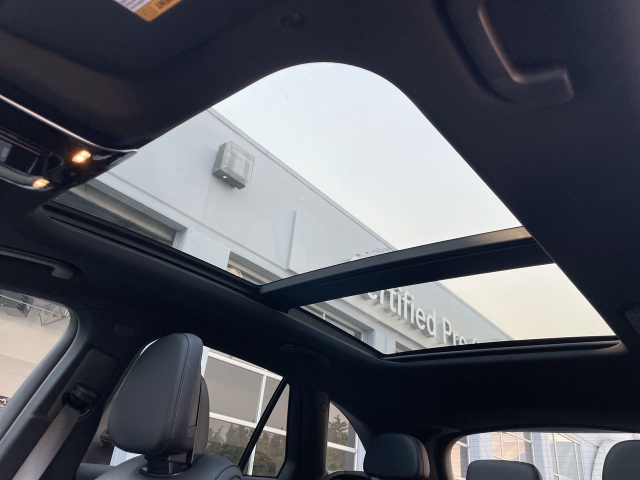 2025 Mercedes-Benz GLC