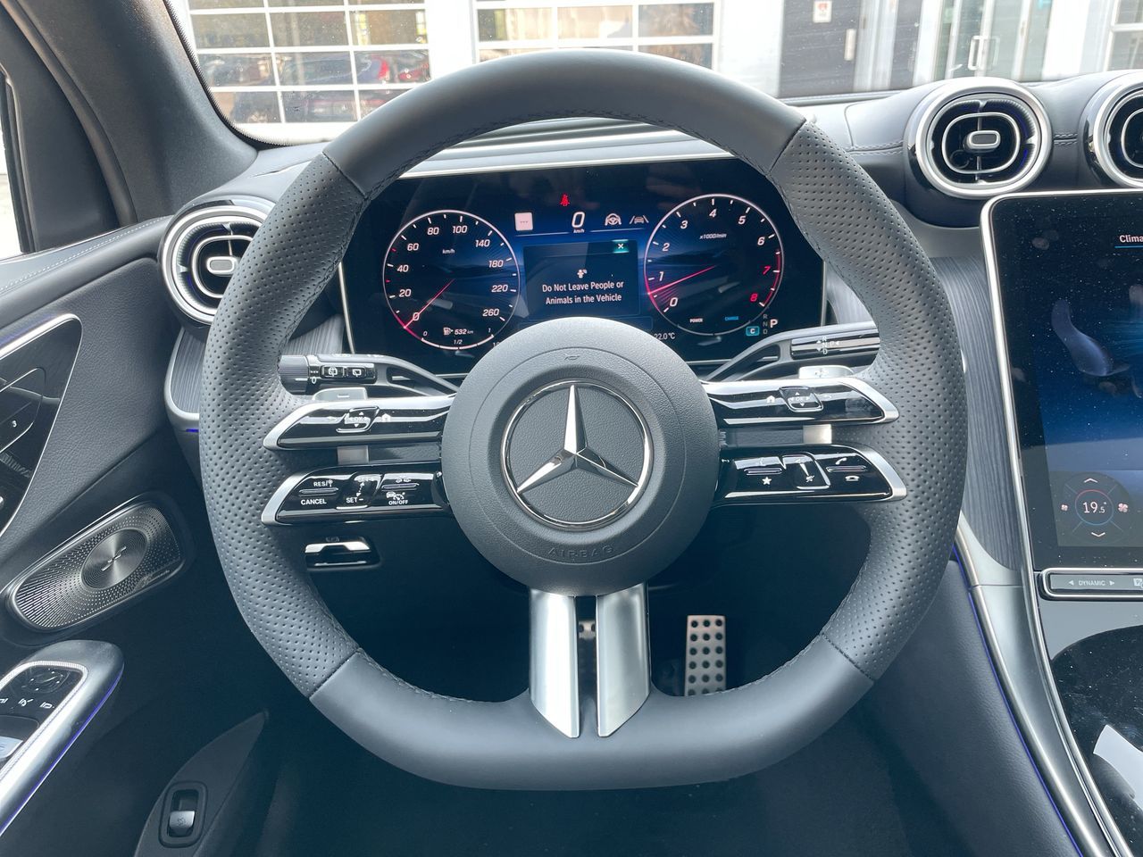 2025 Mercedes-Benz GLC