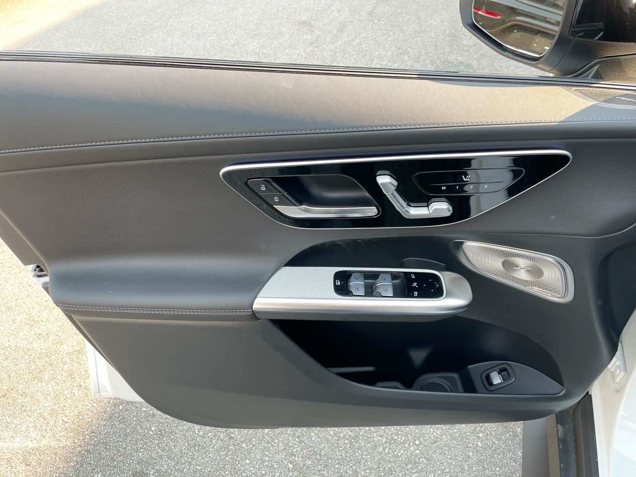 2025 Mercedes-Benz GLC