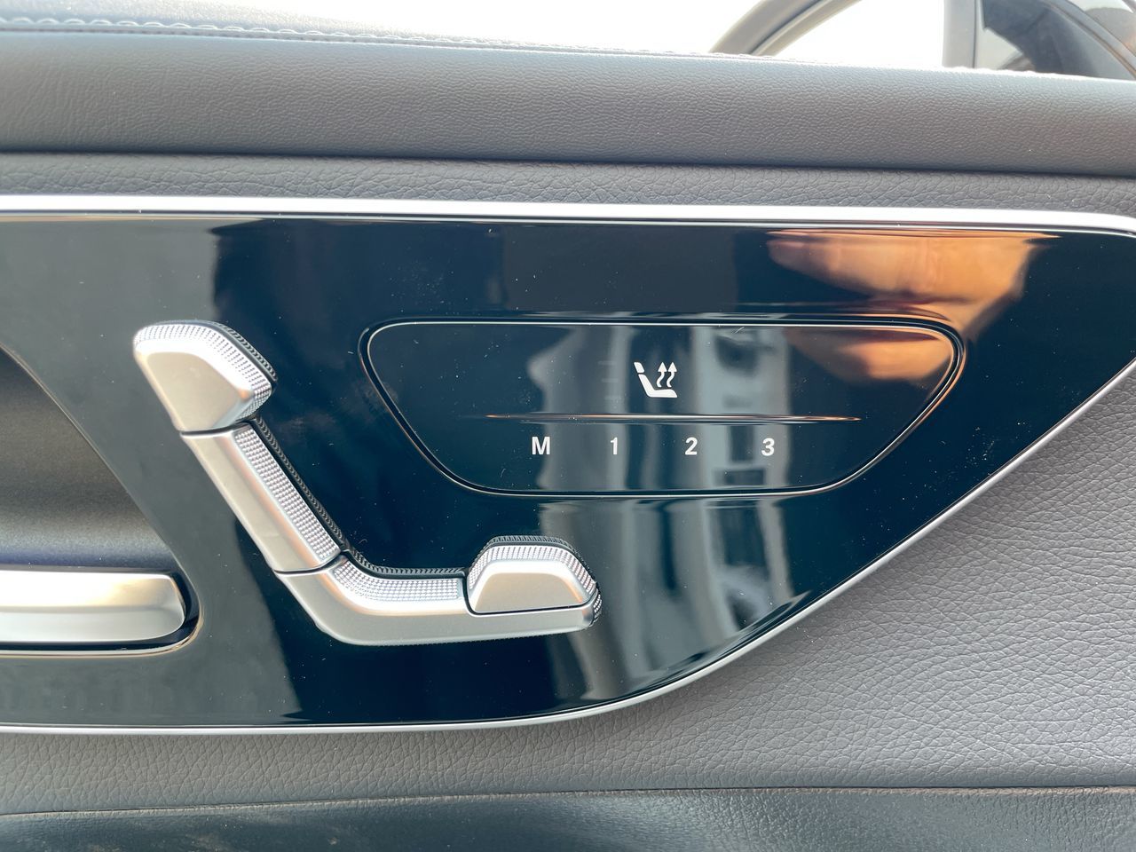 2025 Mercedes-Benz GLC