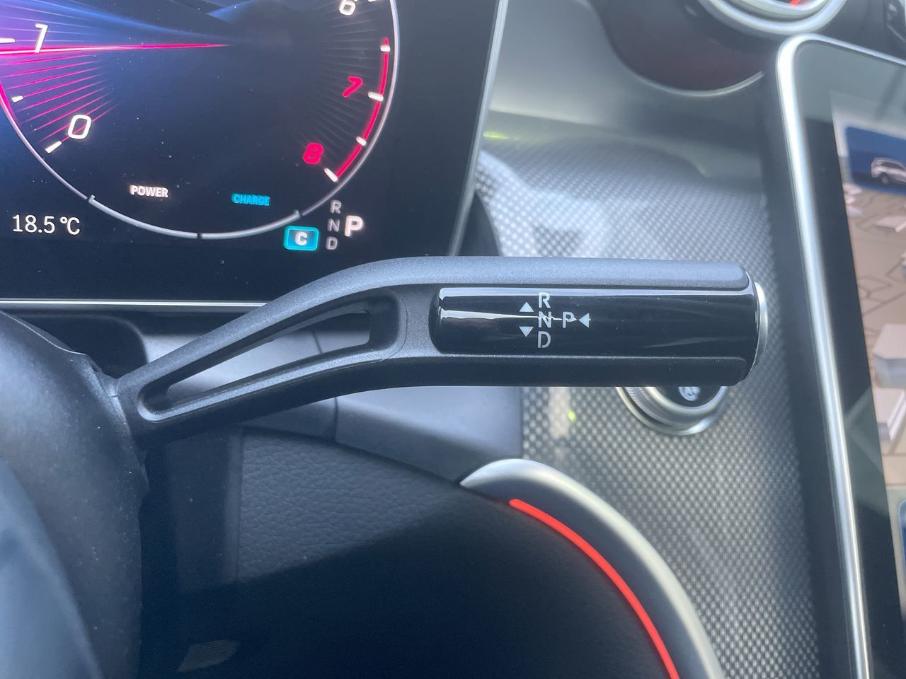 2025 Mercedes-Benz GLC300