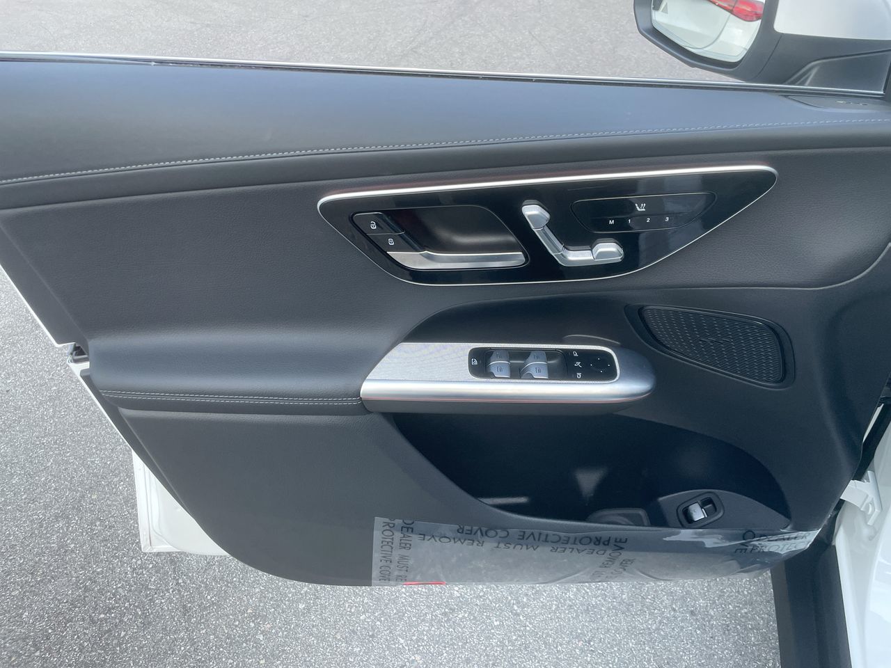 2025 Mercedes-Benz GLC300