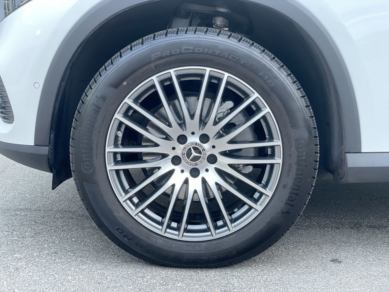 2025 Mercedes-Benz GLC300