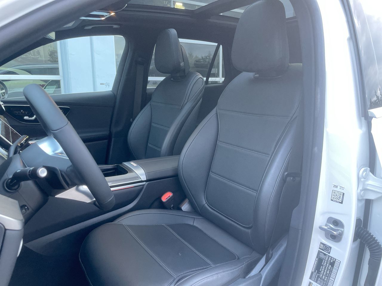 2025 Mercedes-Benz GLC300