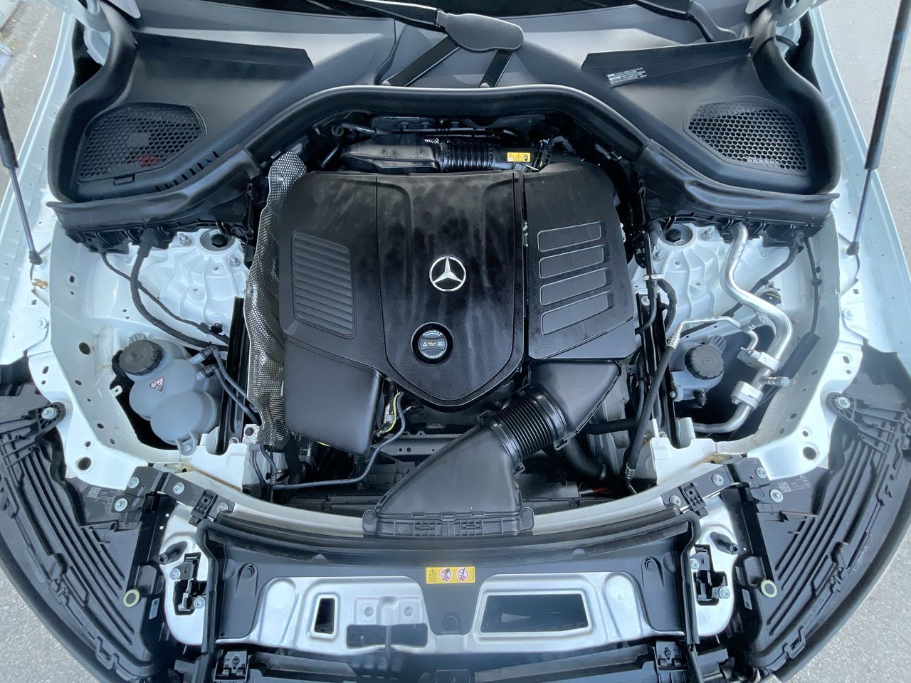 2025 Mercedes-Benz GLC300