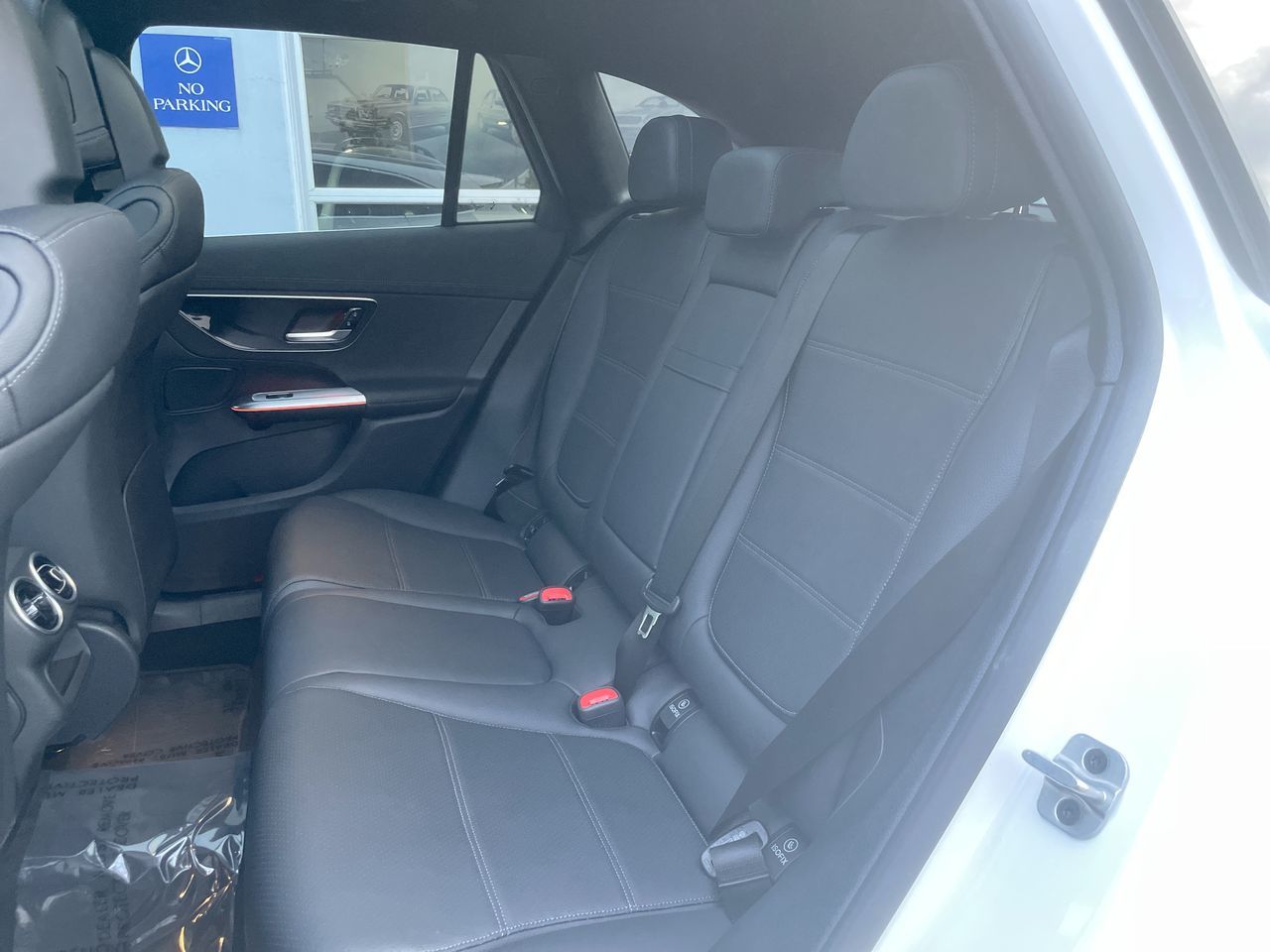 2025 Mercedes-Benz GLC300