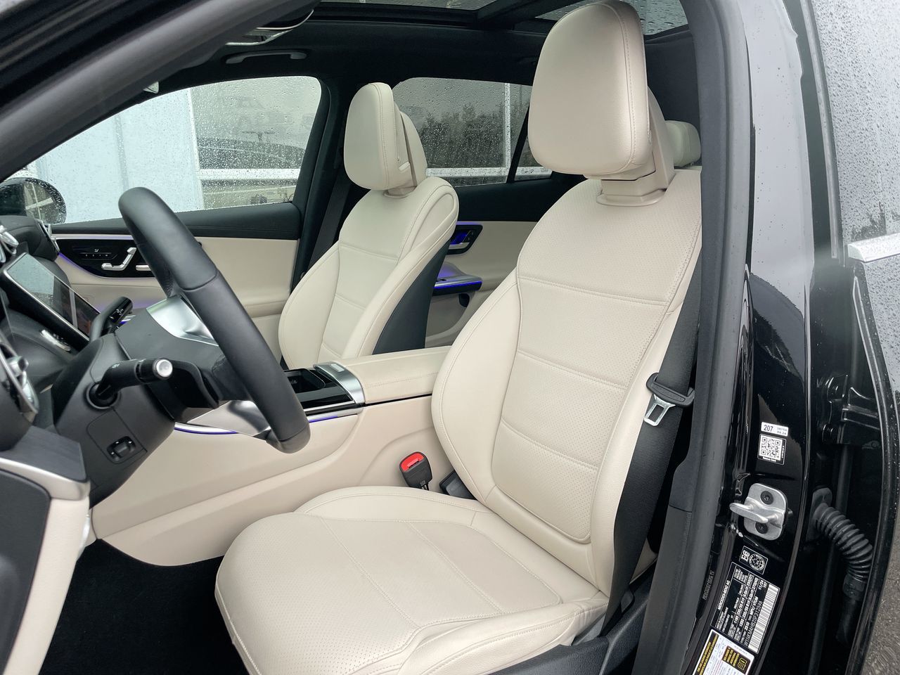 2025 Mercedes-Benz GLC300