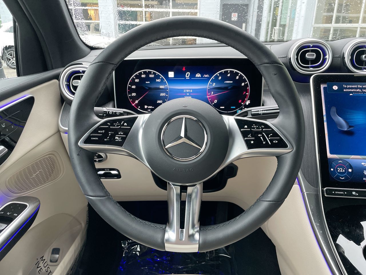 2025 Mercedes-Benz GLC300