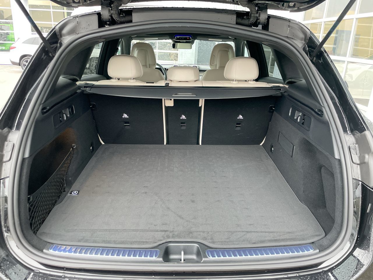 2025 Mercedes-Benz GLC300